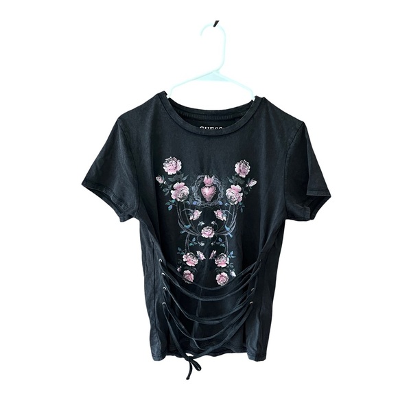 New GUESS Womens Rocker Rose Heart Lace-Up Graphic Tee Black Floral Print Sze M - Picture 2 of 13